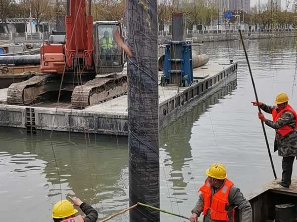 河道灌注樁，拉森樁施工